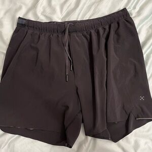 Lululemon Mens XL Active Shorts  CA 35801 RN 106259 X8 Black